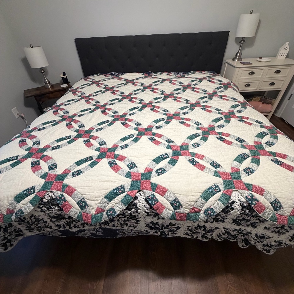 Vintage hand stitched double wedding band Quilt